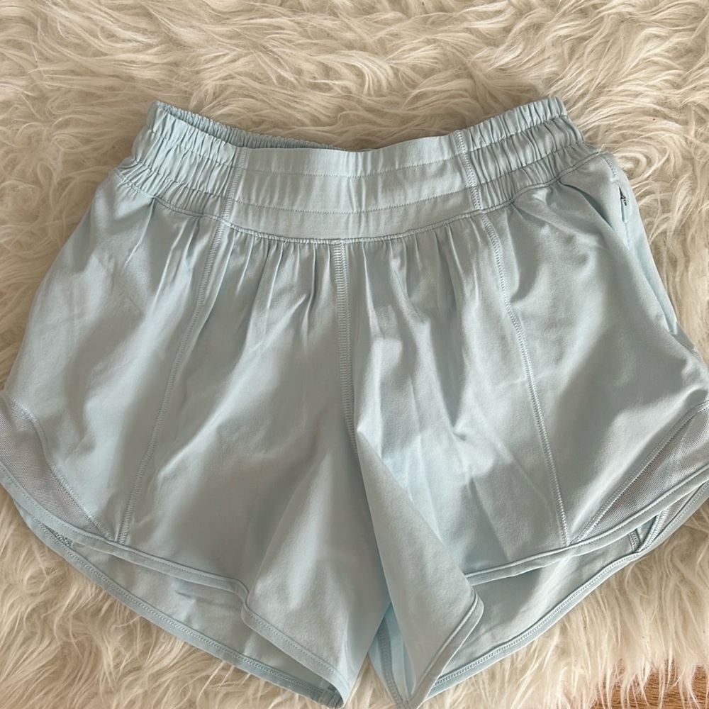 Lululemon Hotty Hot Low-Rise Lined Short 4"